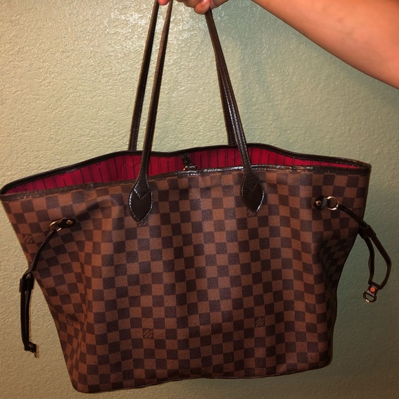 Handbags - AUTHENTIC LOUIS VUITTON NEVERFULL GM